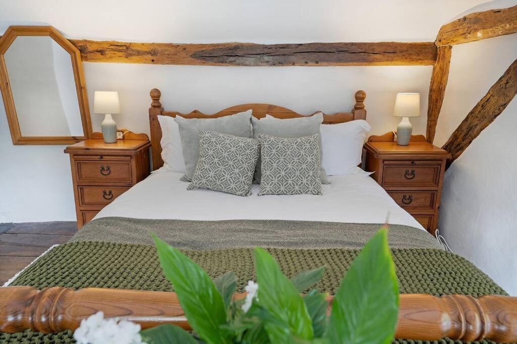 Doddington  Local Walks Pub Gardens Pet Friendly Landscaped Gardens And Free Private Parking 빌라 외부 사진