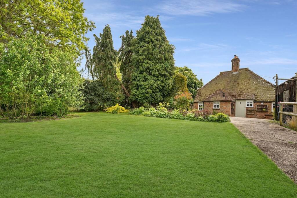 Doddington  Local Walks Pub Gardens Pet Friendly Landscaped Gardens And Free Private Parking 빌라 외부 사진