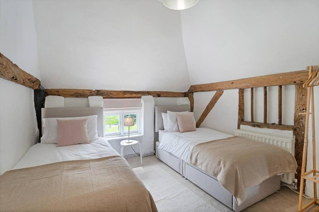 Doddington  Local Walks Pub Gardens Pet Friendly Landscaped Gardens And Free Private Parking 빌라 외부 사진