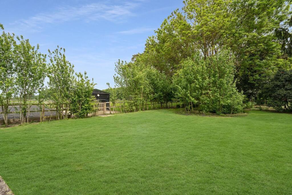 Doddington  Local Walks Pub Gardens Pet Friendly Landscaped Gardens And Free Private Parking 빌라 외부 사진