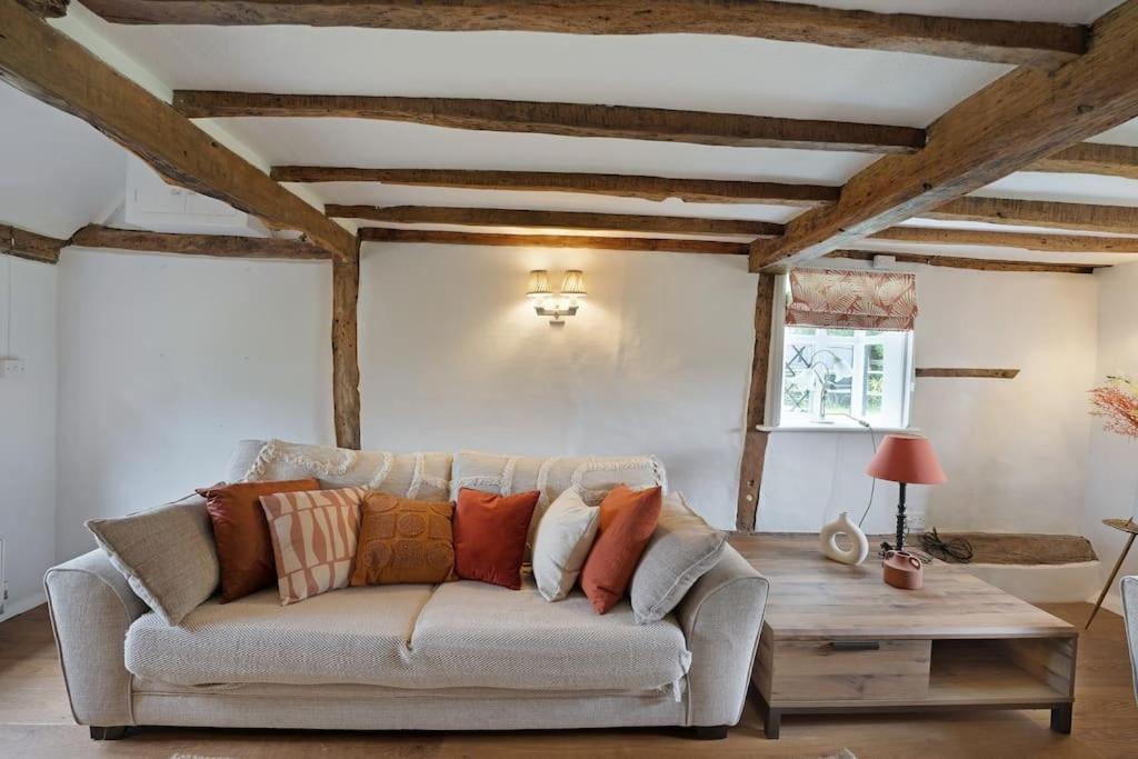 Doddington  Local Walks Pub Gardens Pet Friendly Landscaped Gardens And Free Private Parking 빌라 외부 사진